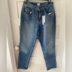 Calvin Klein New Jeans Straight Leg